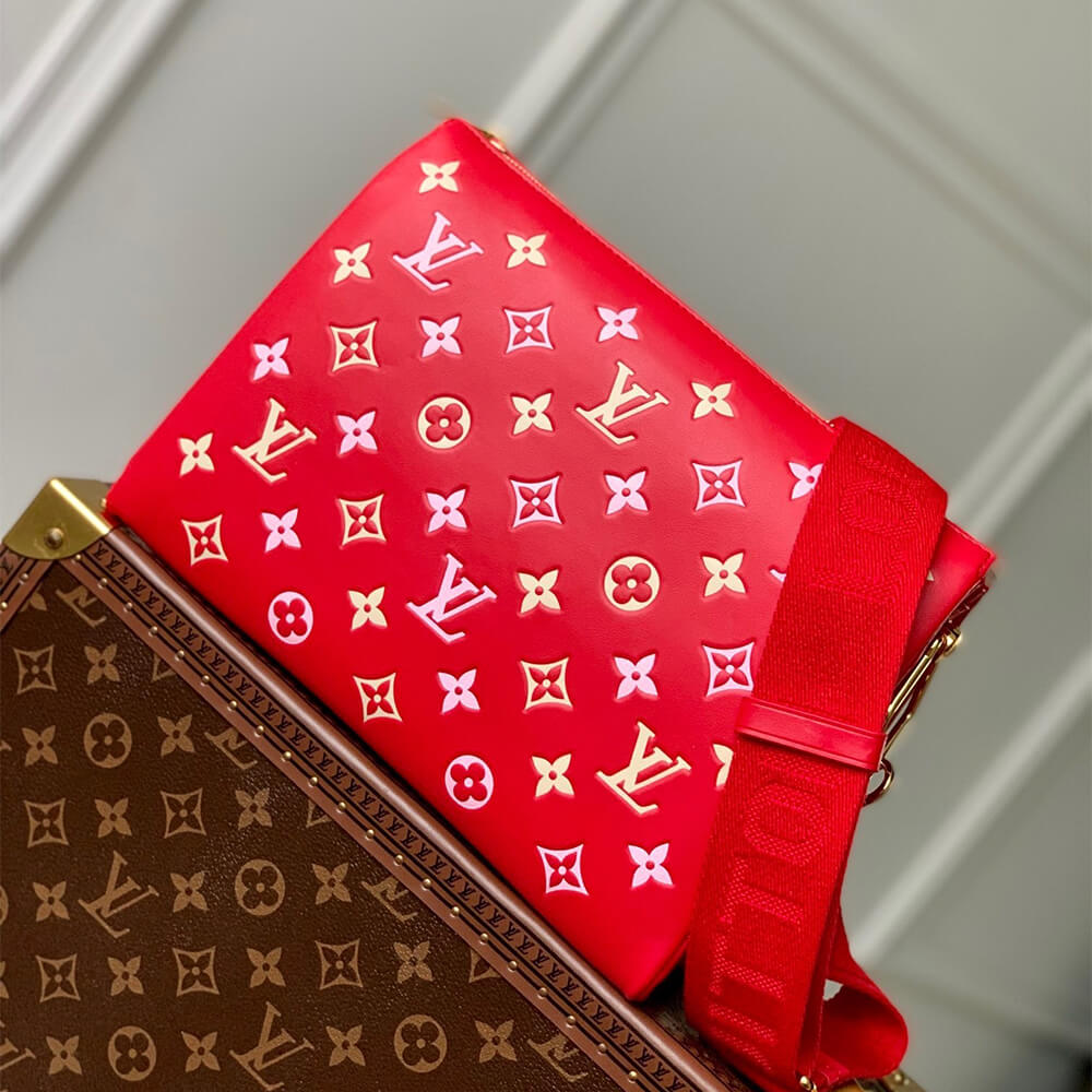 LV  Coussin PM