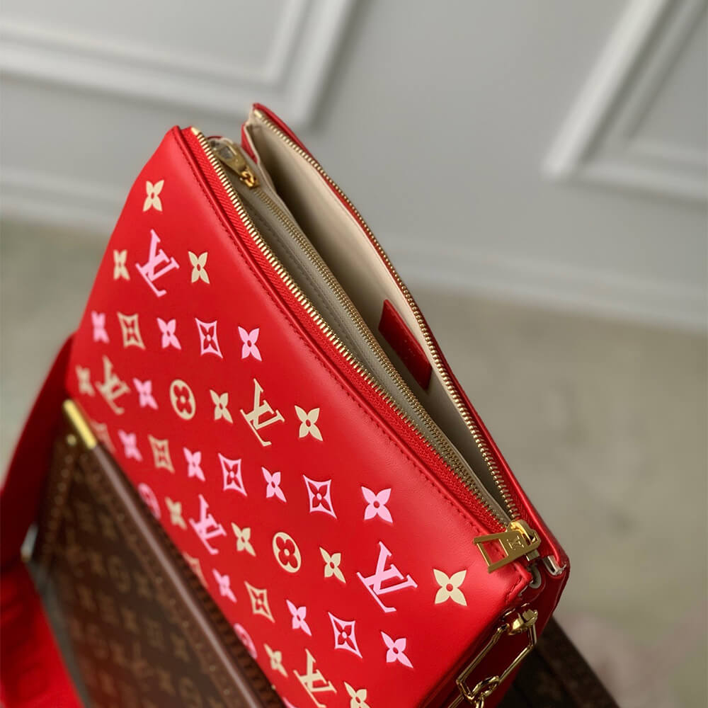 LV  Coussin PM