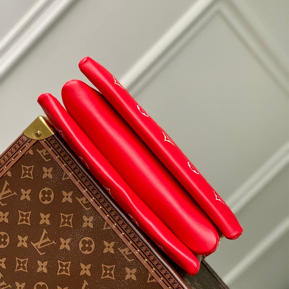 LV  Coussin PM