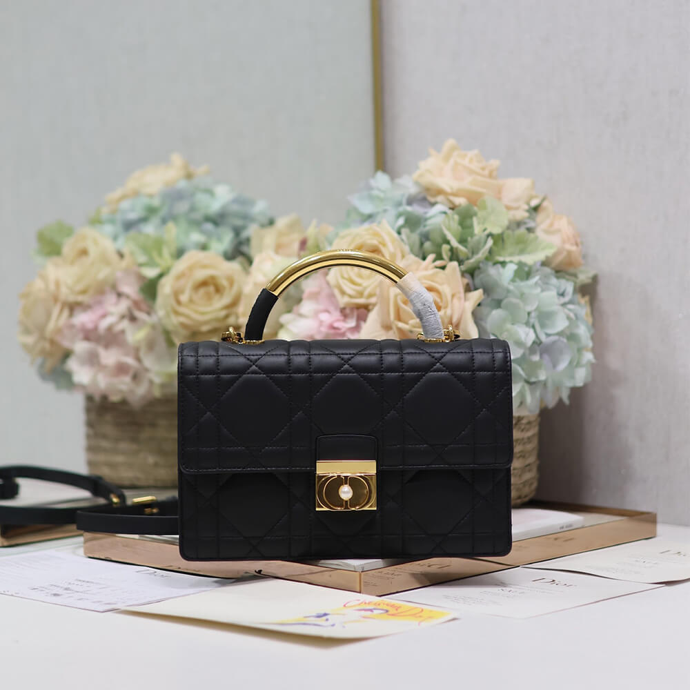 medium D*or ange bag