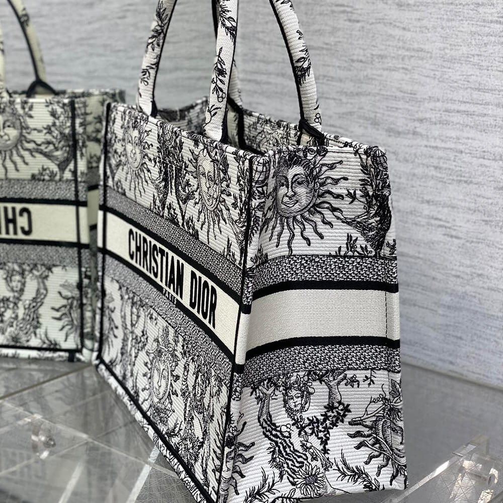 medium D*or book tote